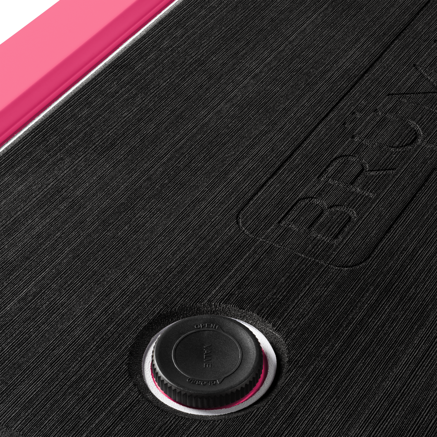 brutank-c2 brutank-55qt-neonpink-vent.png